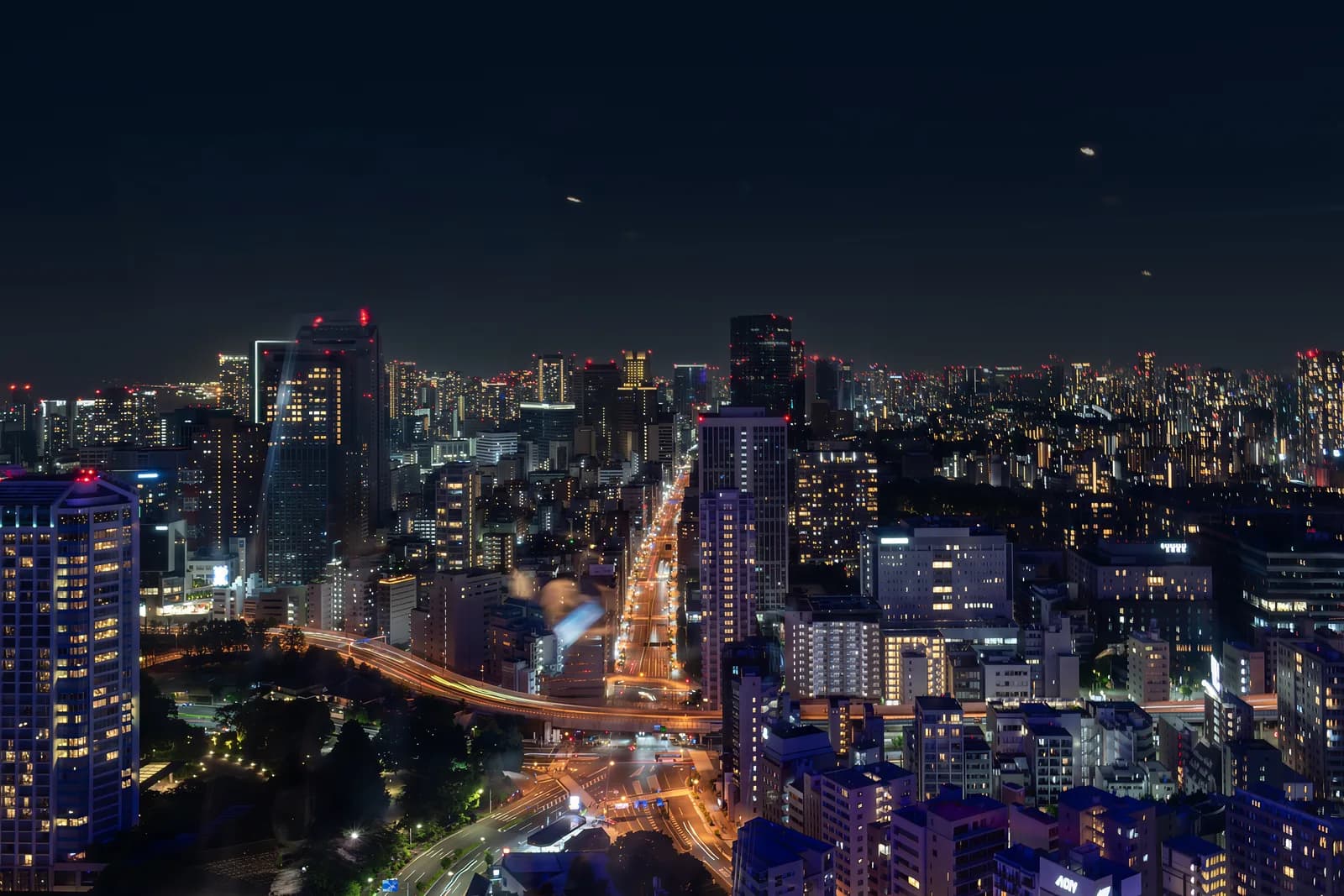Vistas nocturnas de Tokio desde el Main Deck de la Torre de Tokio